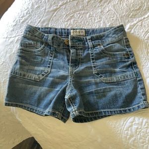 Mudd girls jean shorts- Size 12-